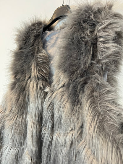 OTRAS. Chaleco pelo gris. T M