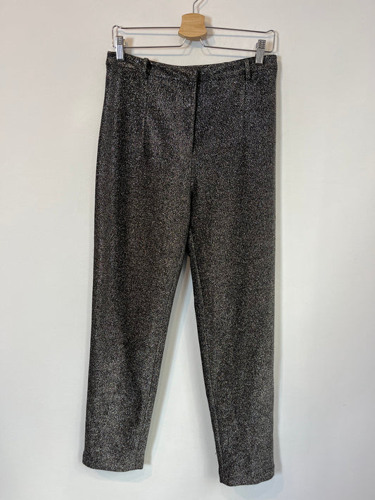 UTERQÜE. Pantalón gris plateado. T M