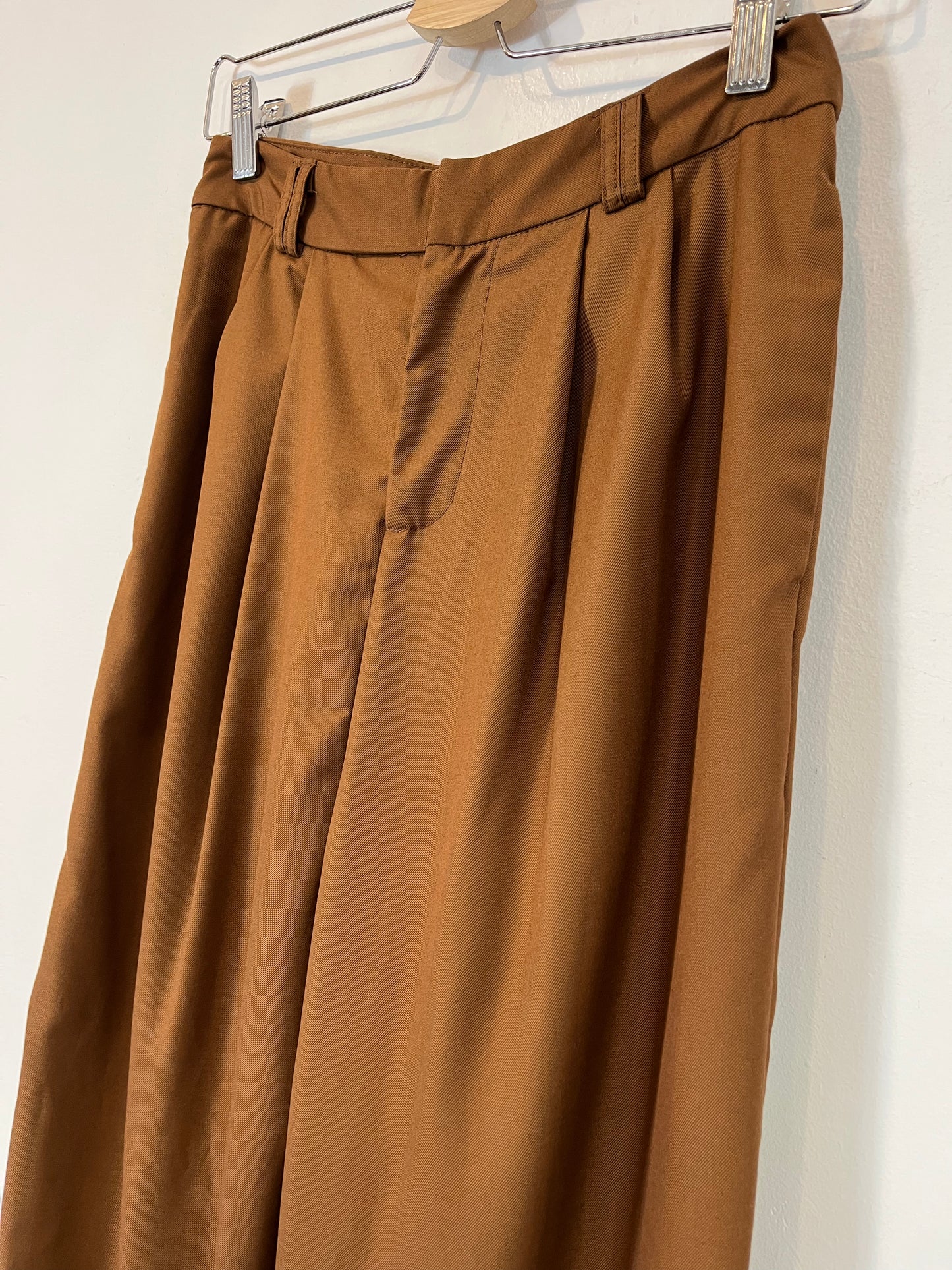 OTRAS. Pantalón marrón sastre. T S