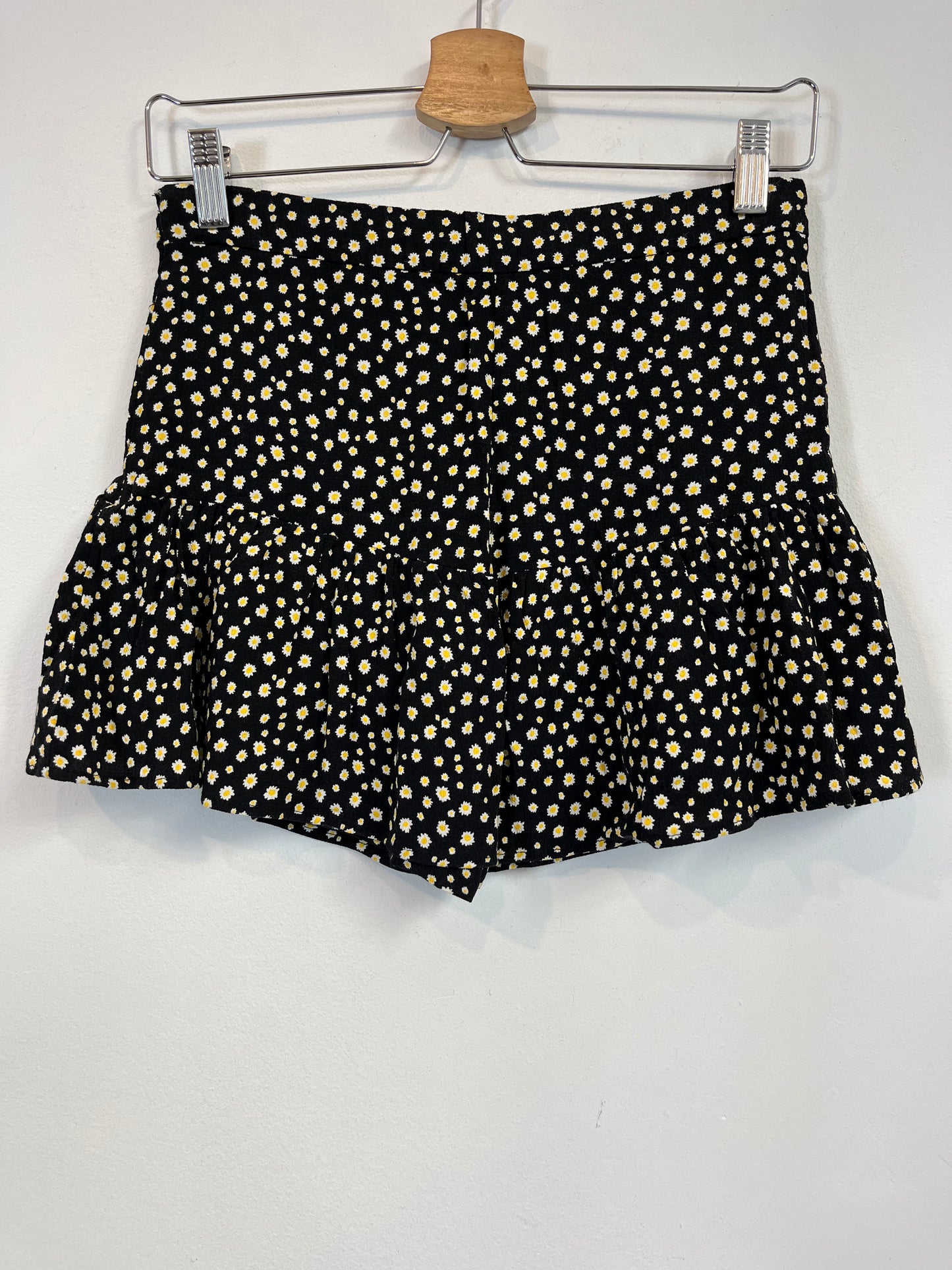 ZARA. Black floral Ts skirt/trousers