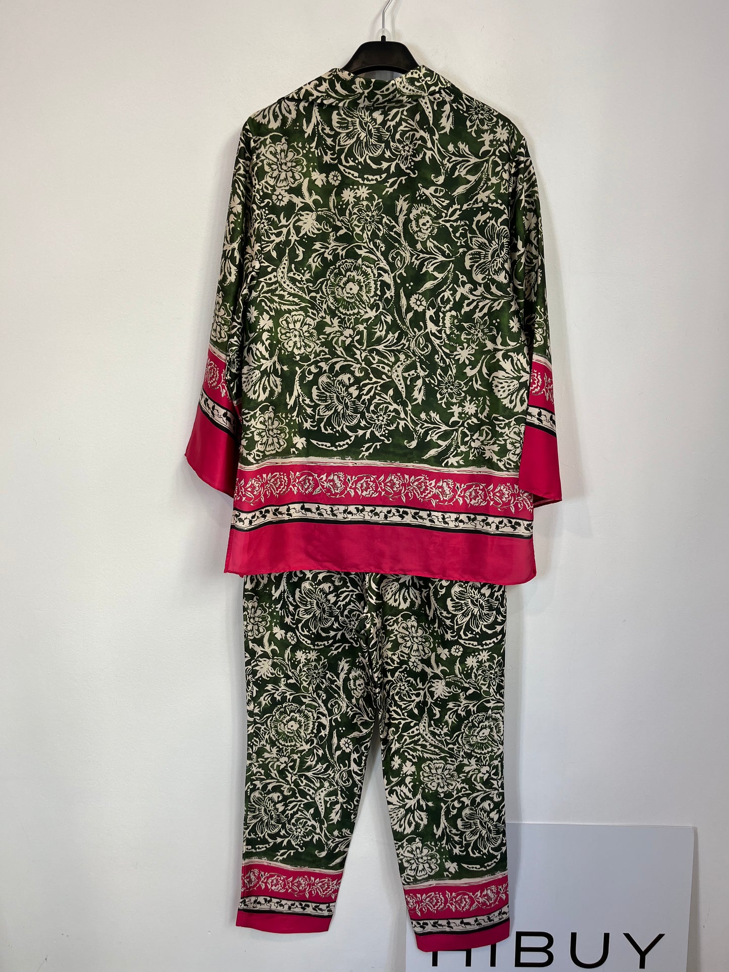 ZARA. conjunto fluido verde flores T.xs