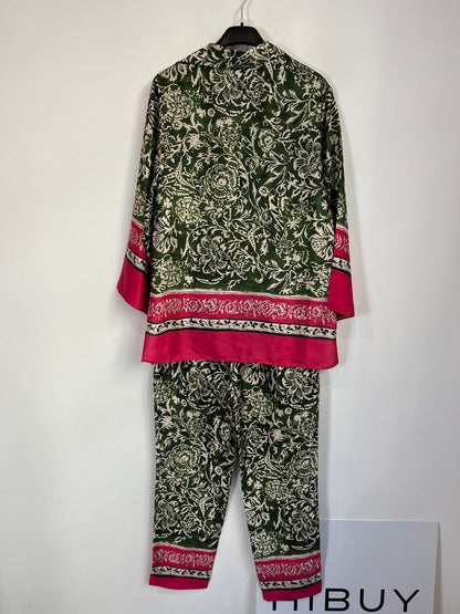 ZARA. conjunto fluido verde flores T.xs