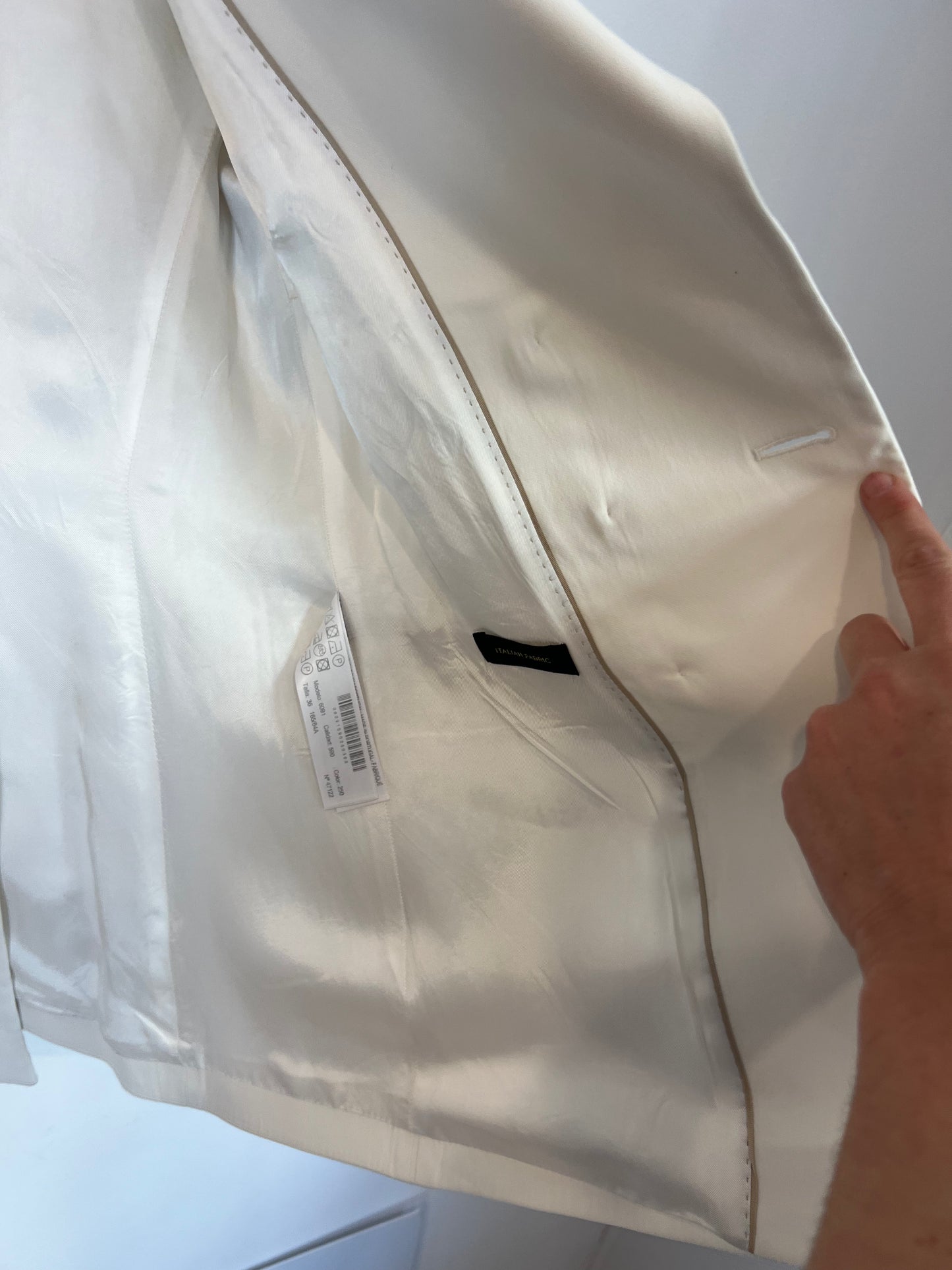 Massimo Dutti. Blazer blanco botones. T. 36