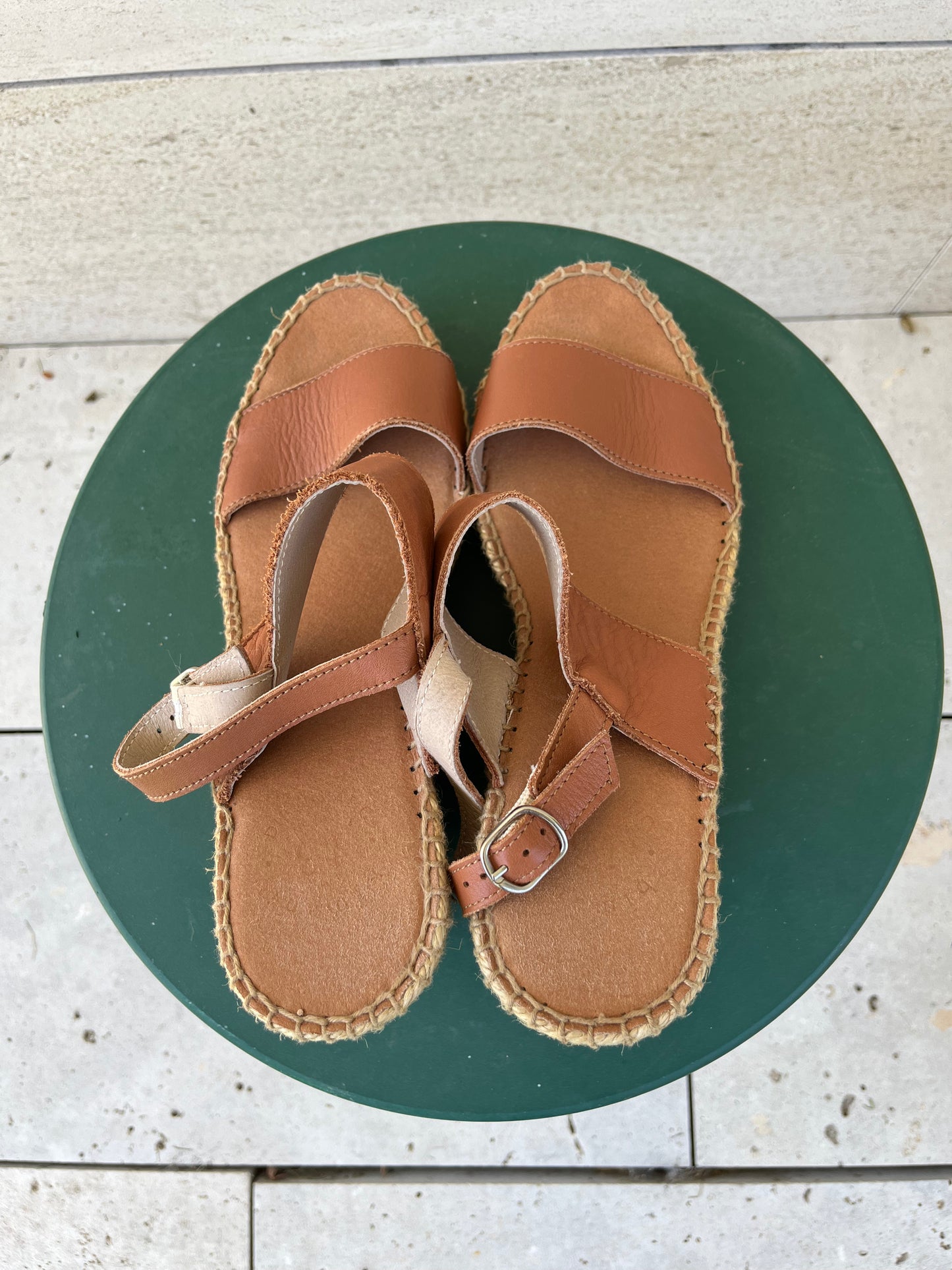 OTHERS. Brown leather wedges S 39