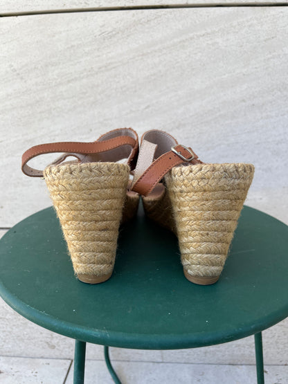 OTHERS. Brown leather wedges S 39