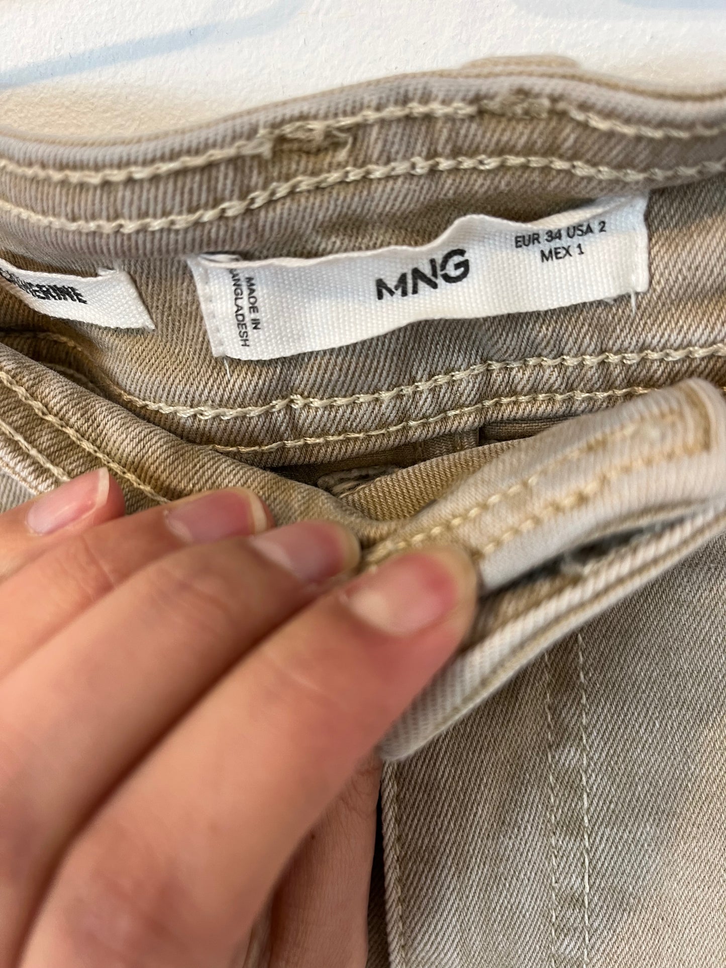 MANGO. Tan beige straight denim. T 34