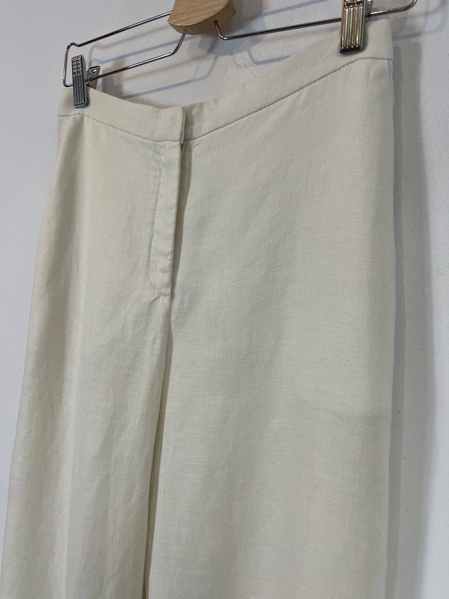 GUNEX. Pantalón textura color crudo costuras. T 36