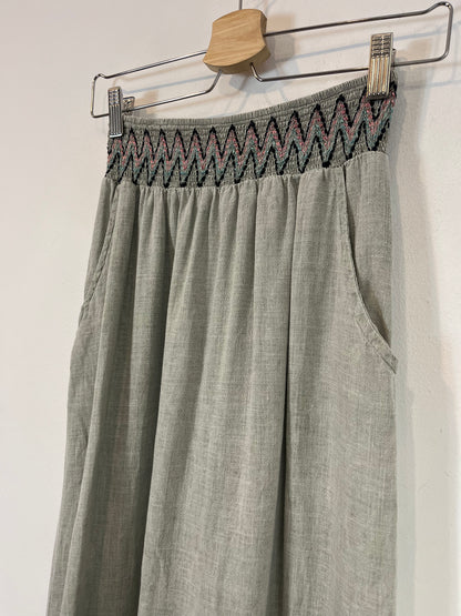 OTRAS. Falda midi con lino detalle cintura. T XS/S