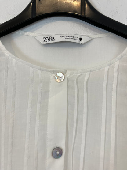 ZARA. White blouse with details. TS