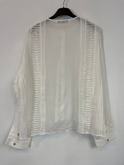 ZARA. White blouse with details. TS