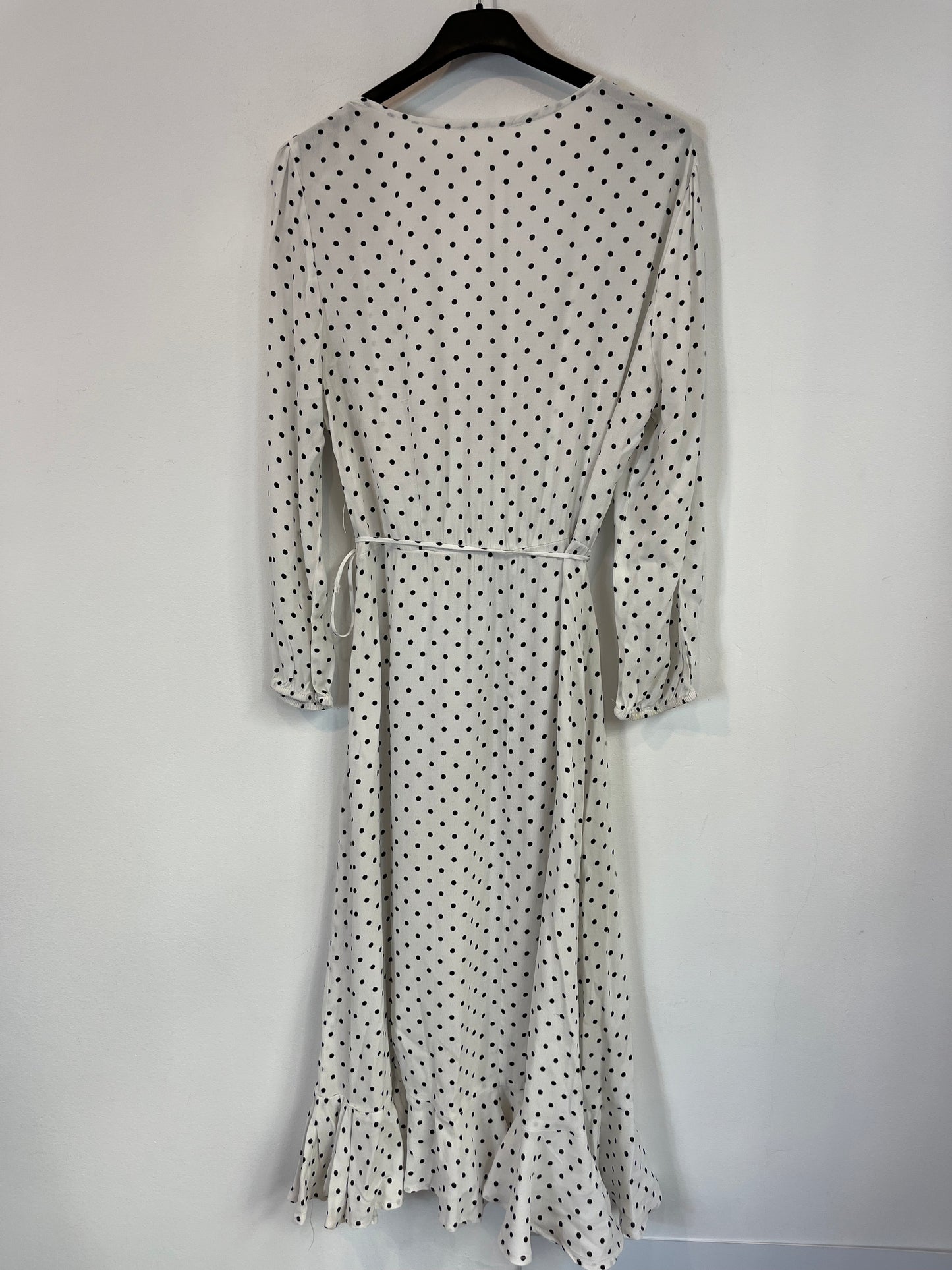 MANGO. Vestido blanco lunares. T L
