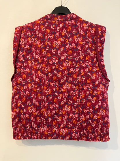 SÉZANE. Burgundy vest with TL print