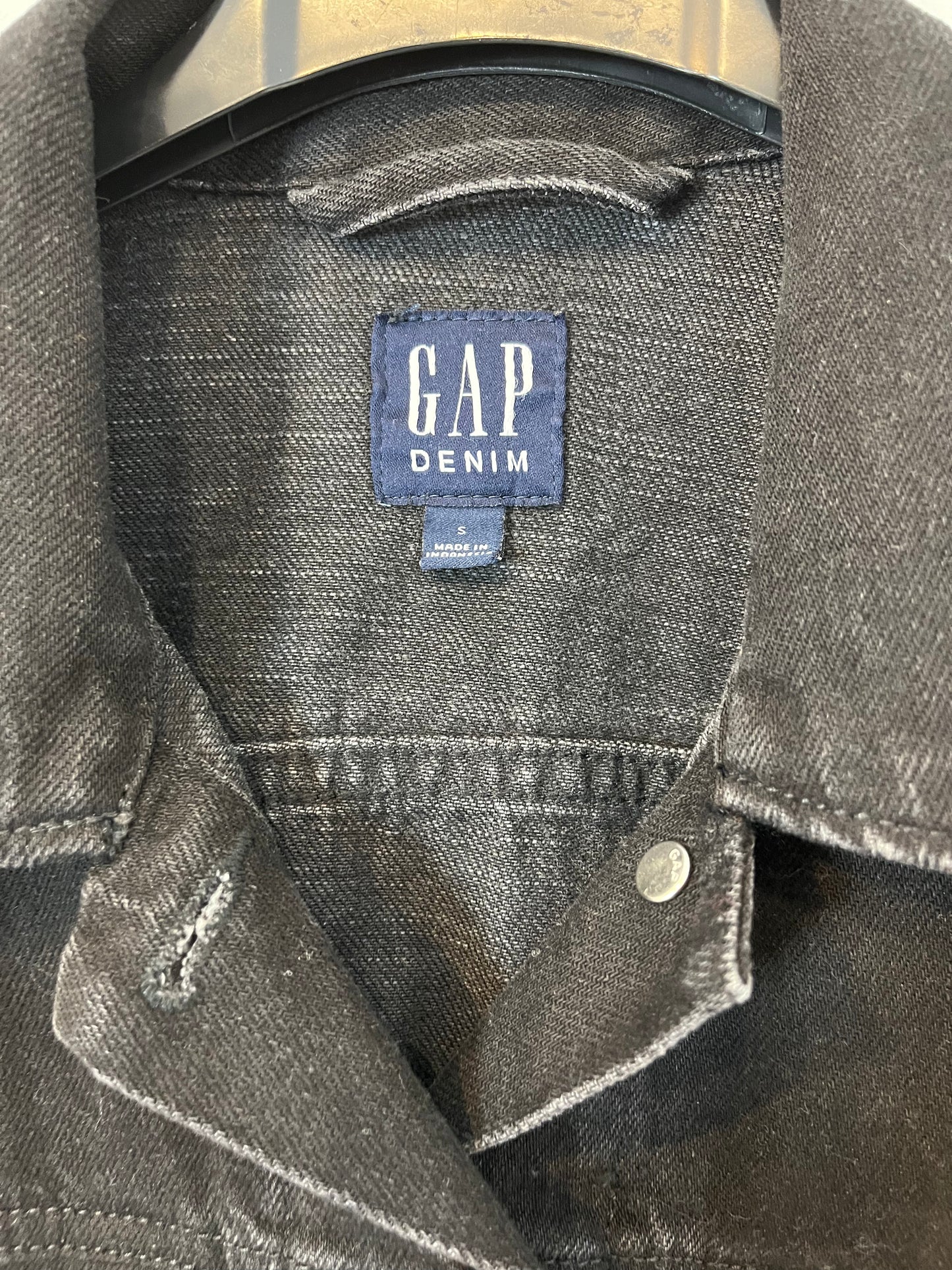 GAP. Cazadora denim negra. T S