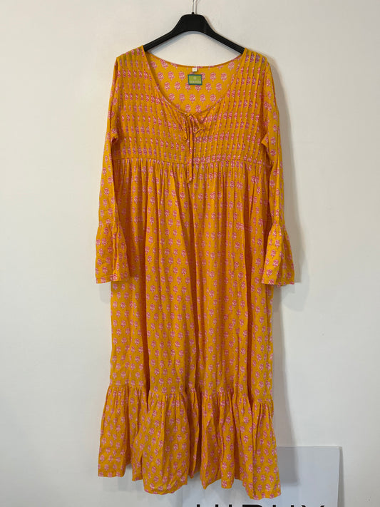 OTRAS. Vestido midi melocotón estampado. T M