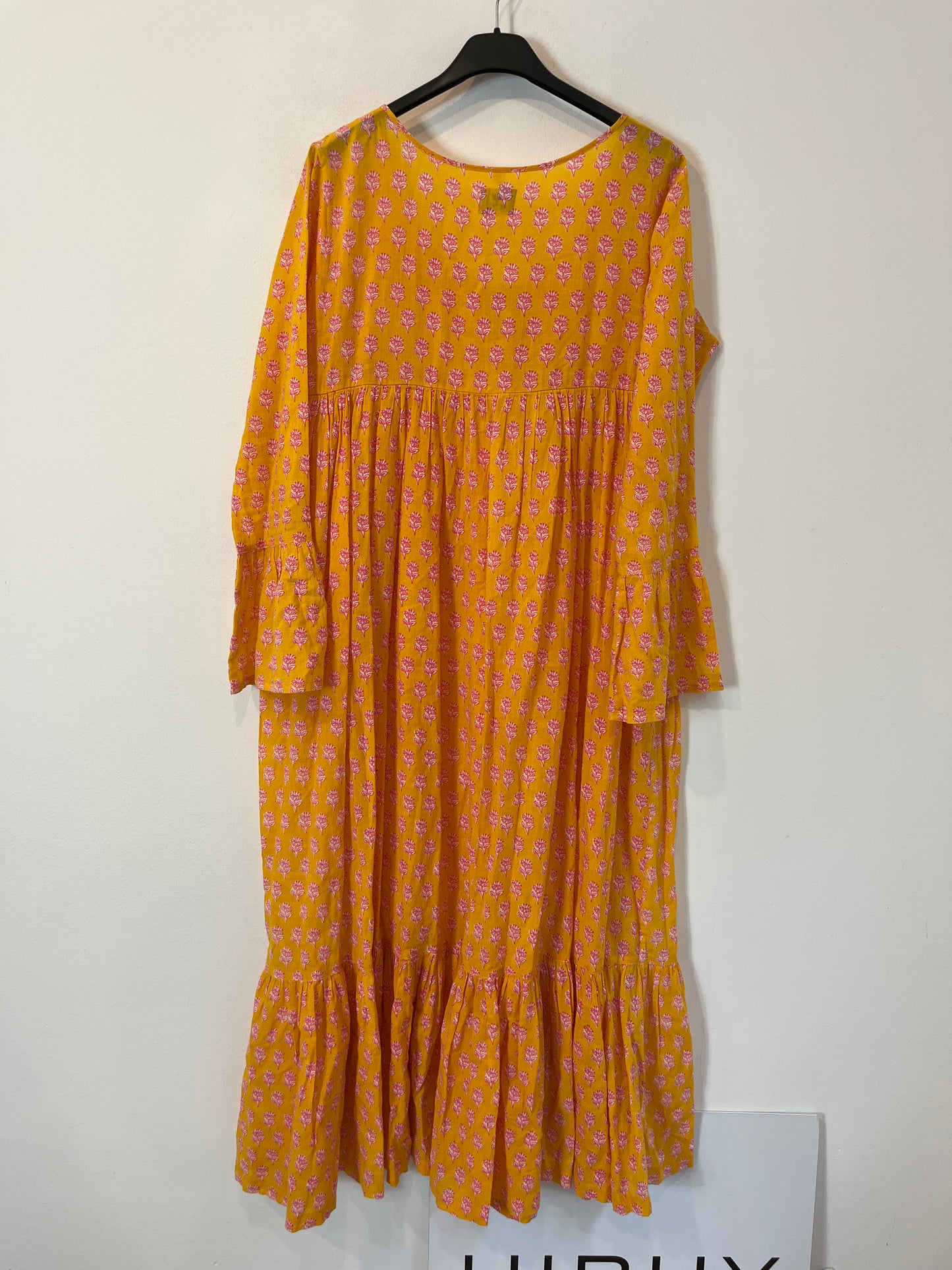 MAMITA. Printed peach midi dress. TM