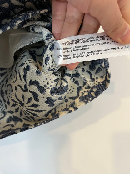 ZARA. Woven print skirt. XS