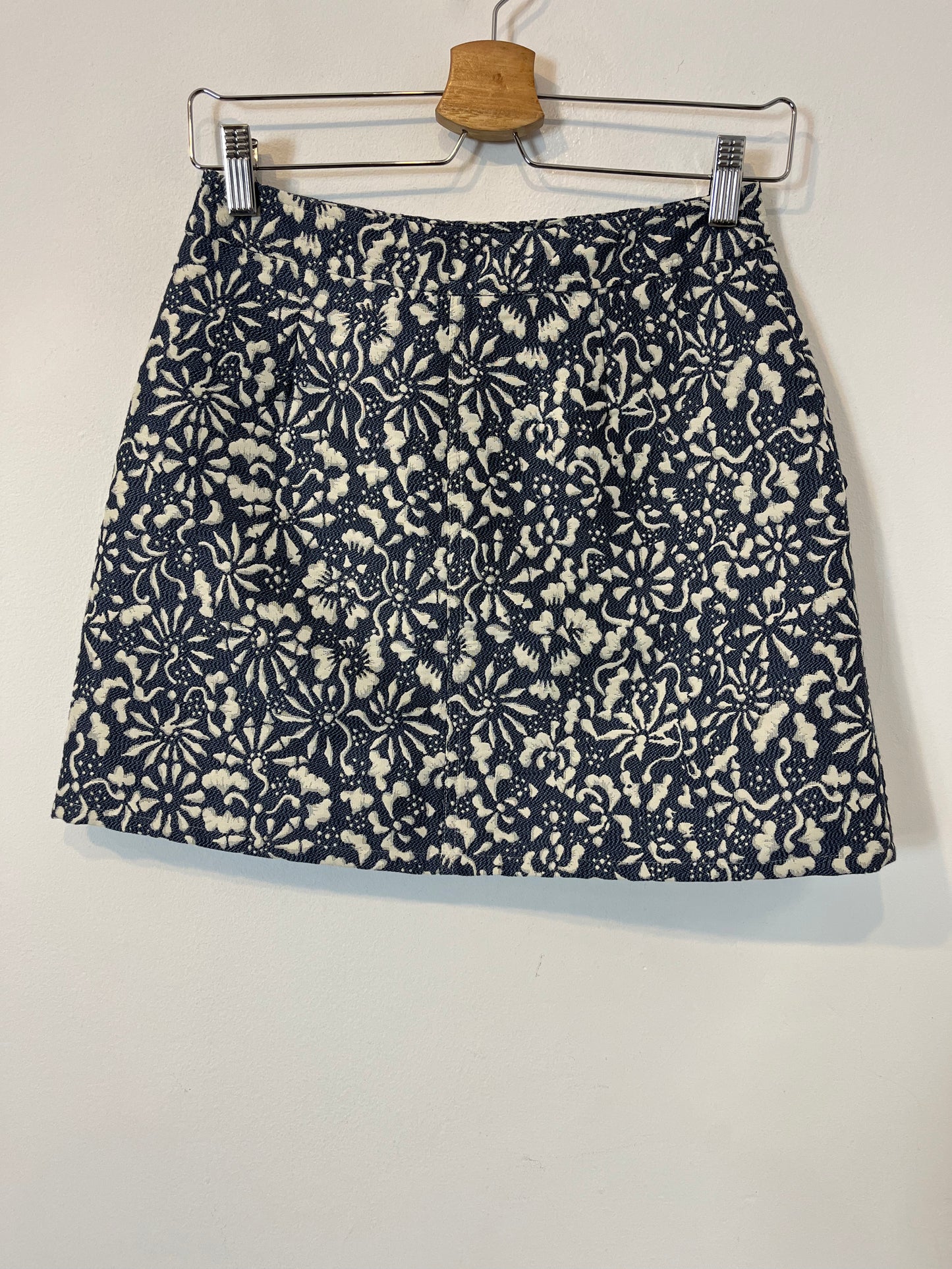 ZARA. Woven print skirt. XS