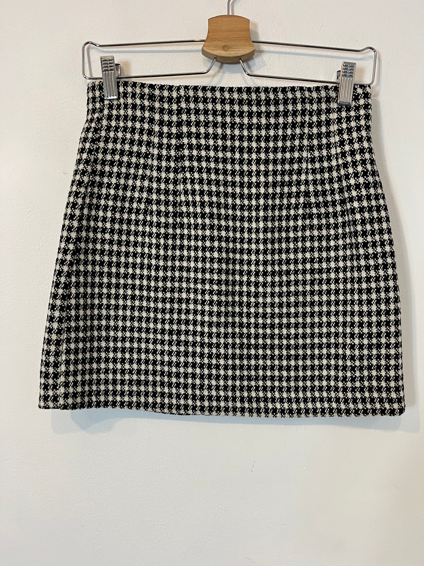 ZARA. Houndstooth tweed skirt Ts