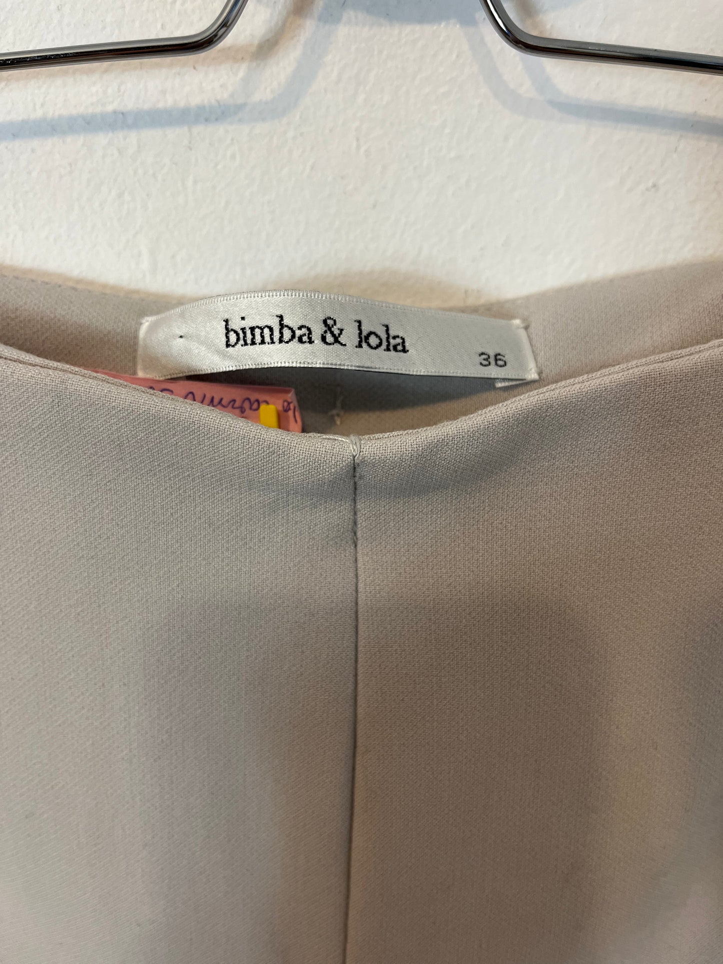 BIMBA Y LOLA. Pantalón de vestir gris claro. T 36