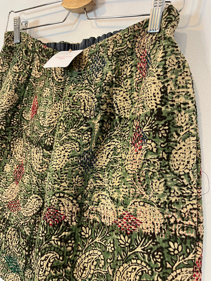 CURIOSITY LAB. Bermuda textura tonos verdes. T XS