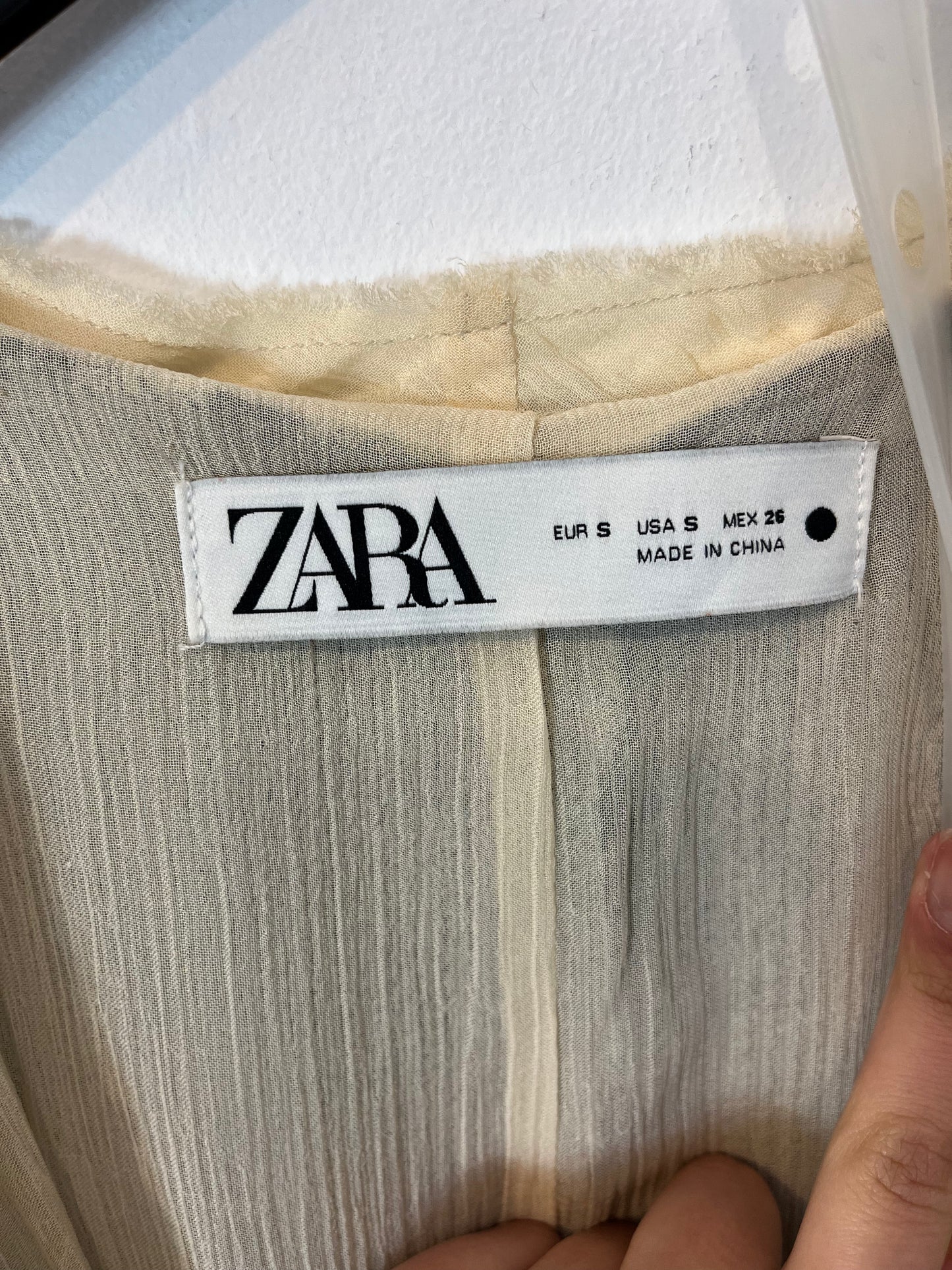 ZARA. Total look lentejuelas verde oliva. T S