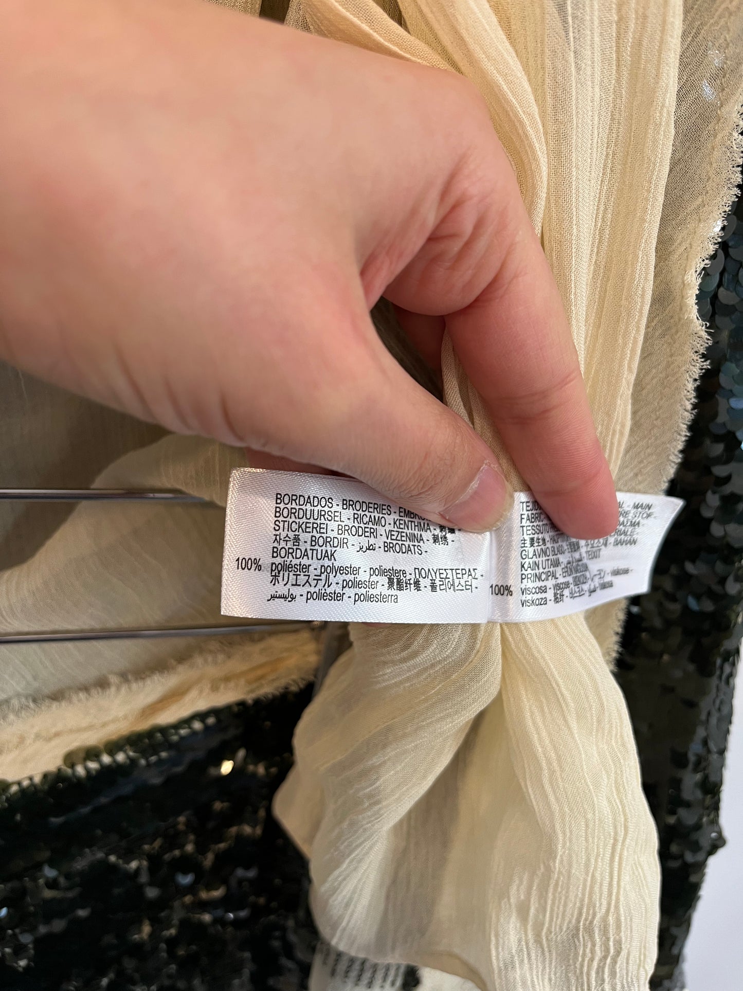 ZARA. Total look lentejuelas verde oliva. T S