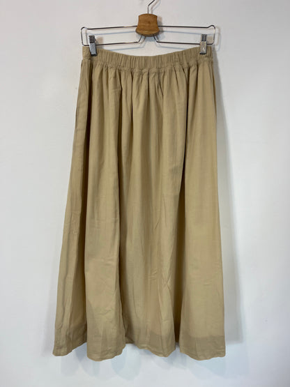 KOLONAKI. Falda midi beige bolsillos. T 36