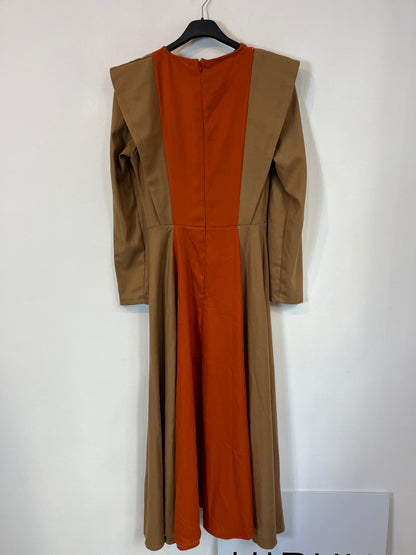 IQ. Vestido midi bicolor.T M