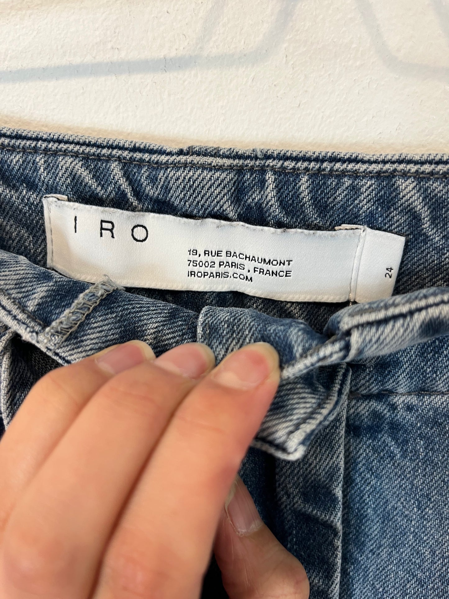 IRO. High-waisted denim with darts. Size 34
