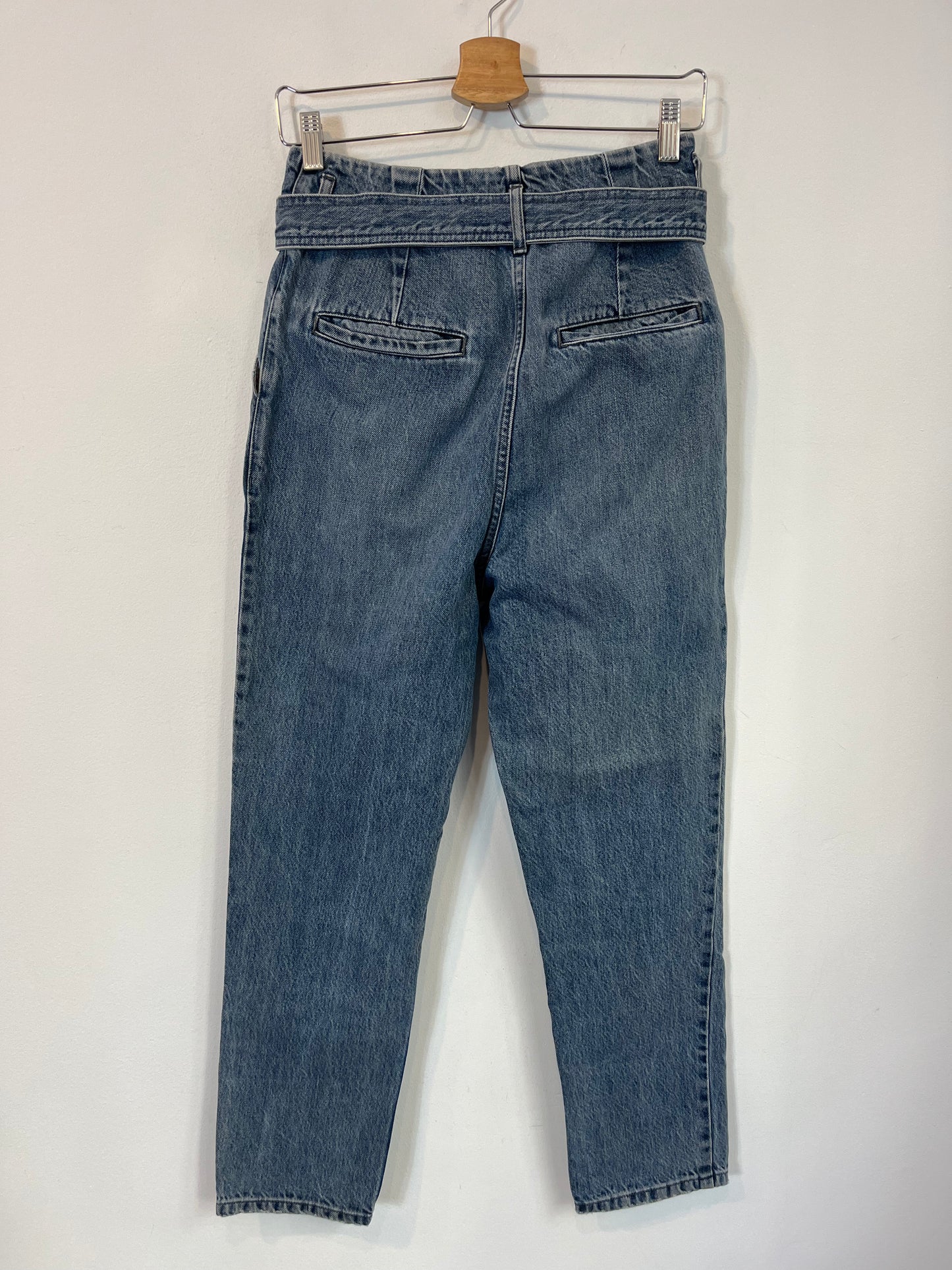 IRO. High-waisted denim with darts. Size 34