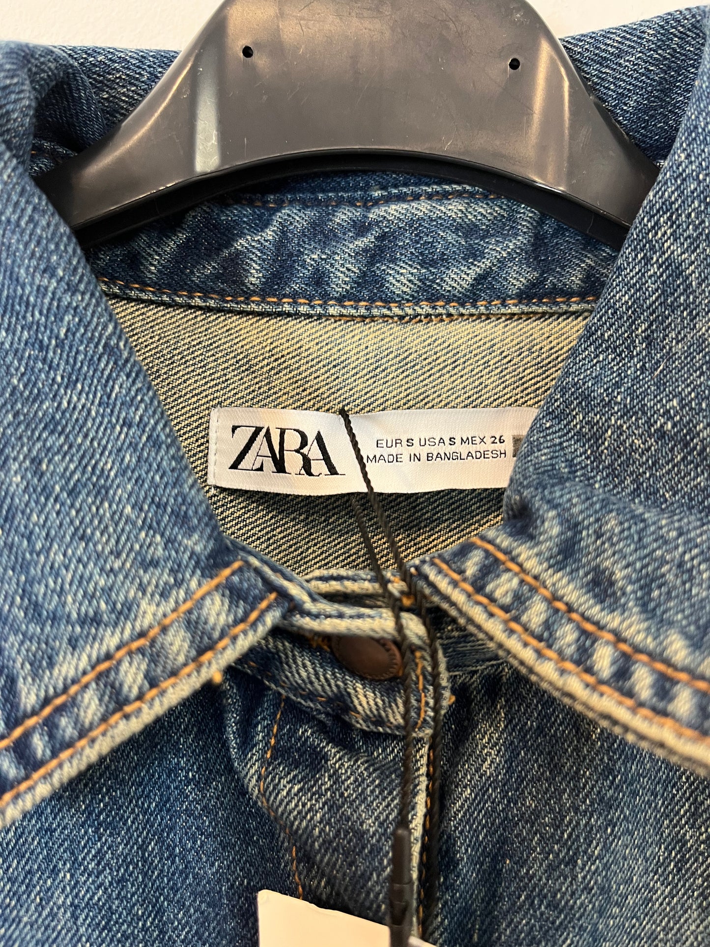 ZARA. Sobrecamisa denim bolsillos. T S