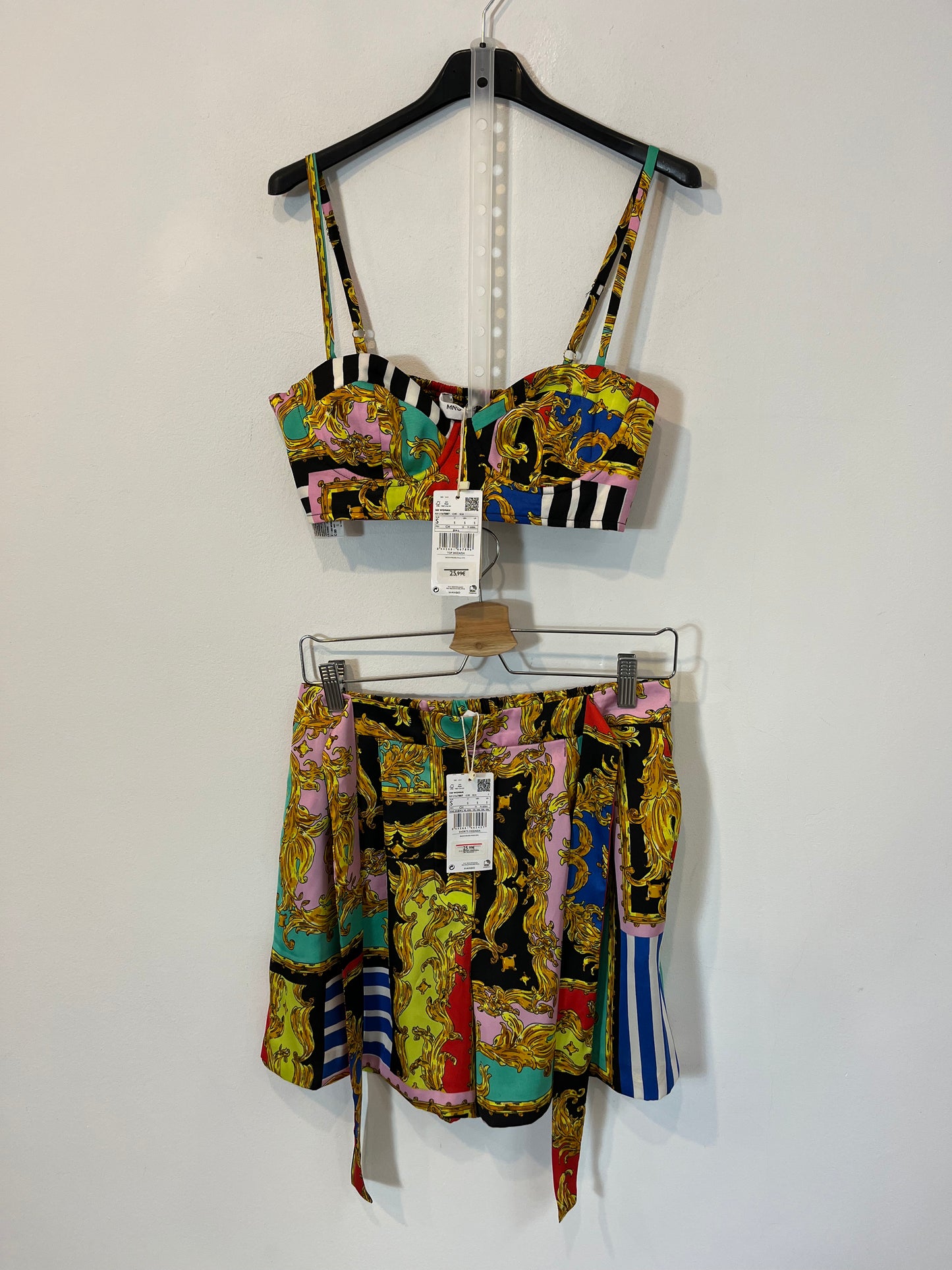 MANGO. Conjunto croptop  y shorts. T.S