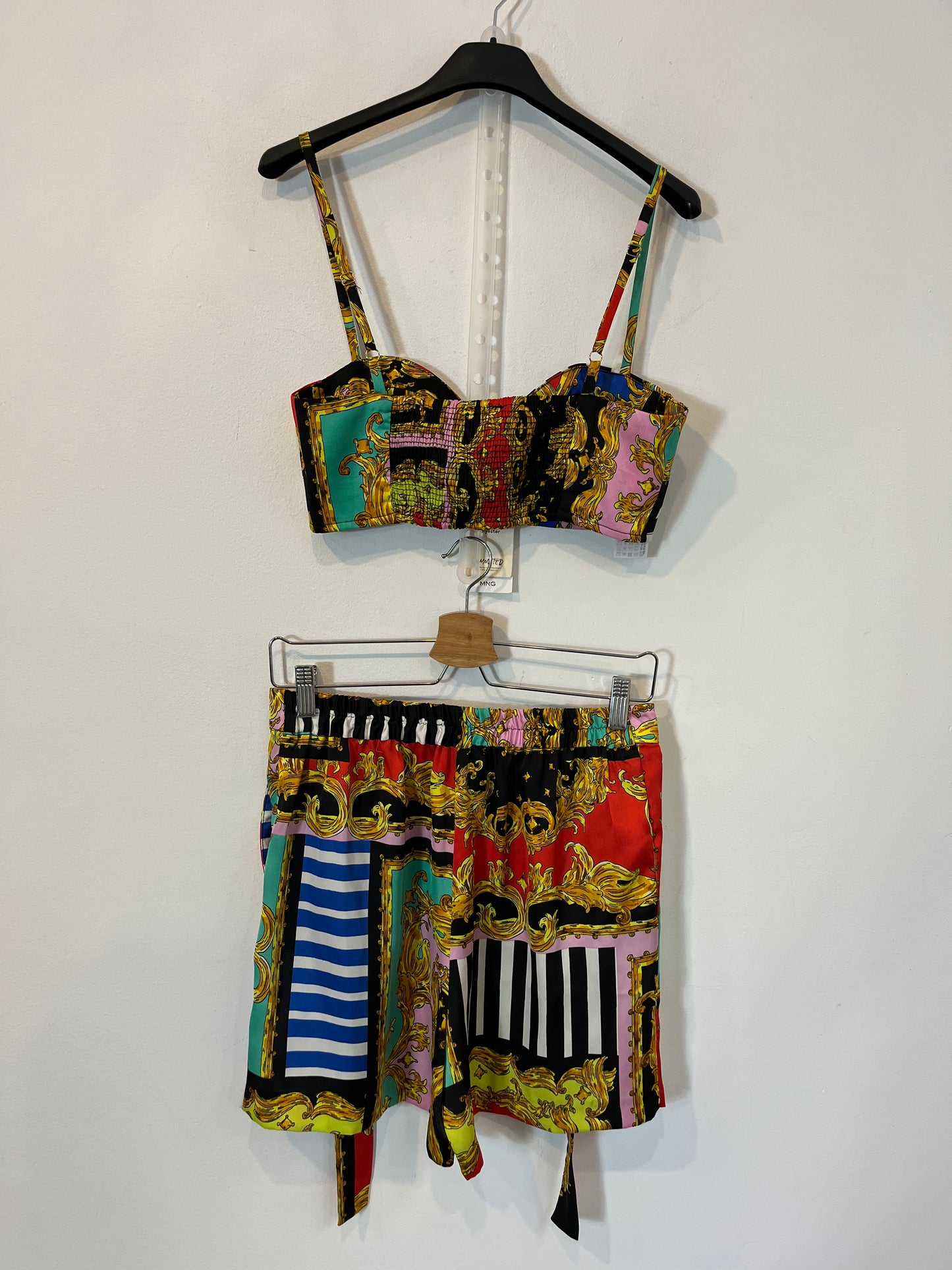 MANGO. Conjunto croptop  y shorts. T.S