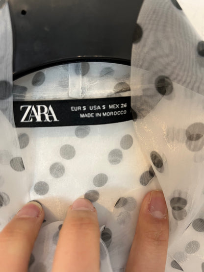 ZARA. Blusa blanca lunares. T.S