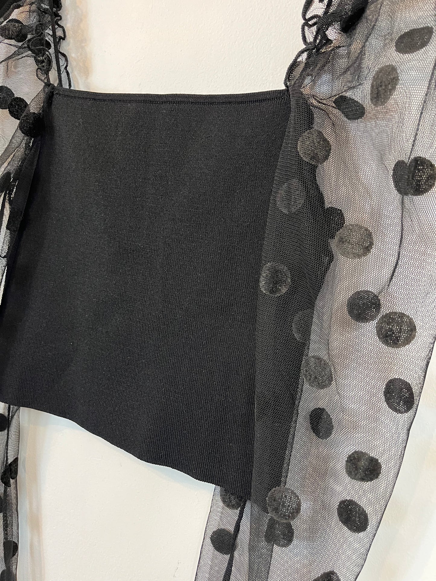 ZARA. Top negro mangas plumeti  T.S