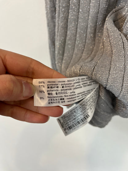 ZARA. Top canalé plateado. T.XS