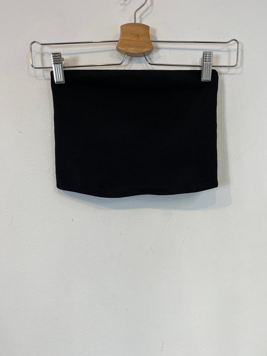 ZARA. Top negro palabra honor T.s