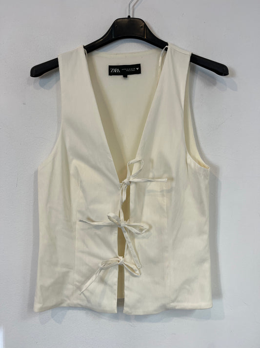 ZARA. Top beige lazadas T.xs