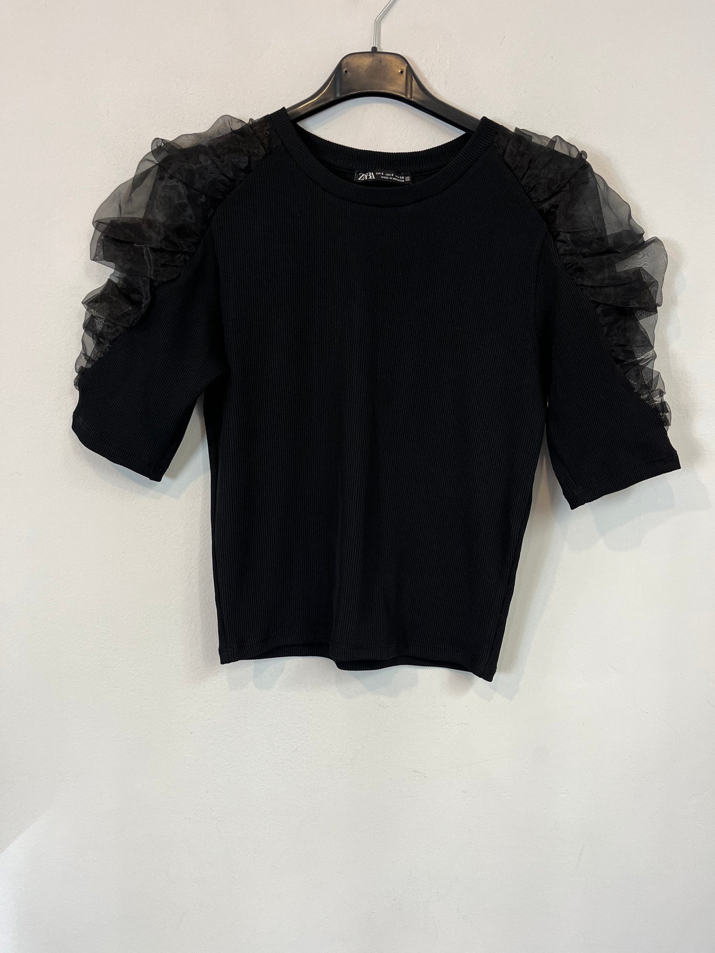 ZARA. Black puff-sleeved Ts top