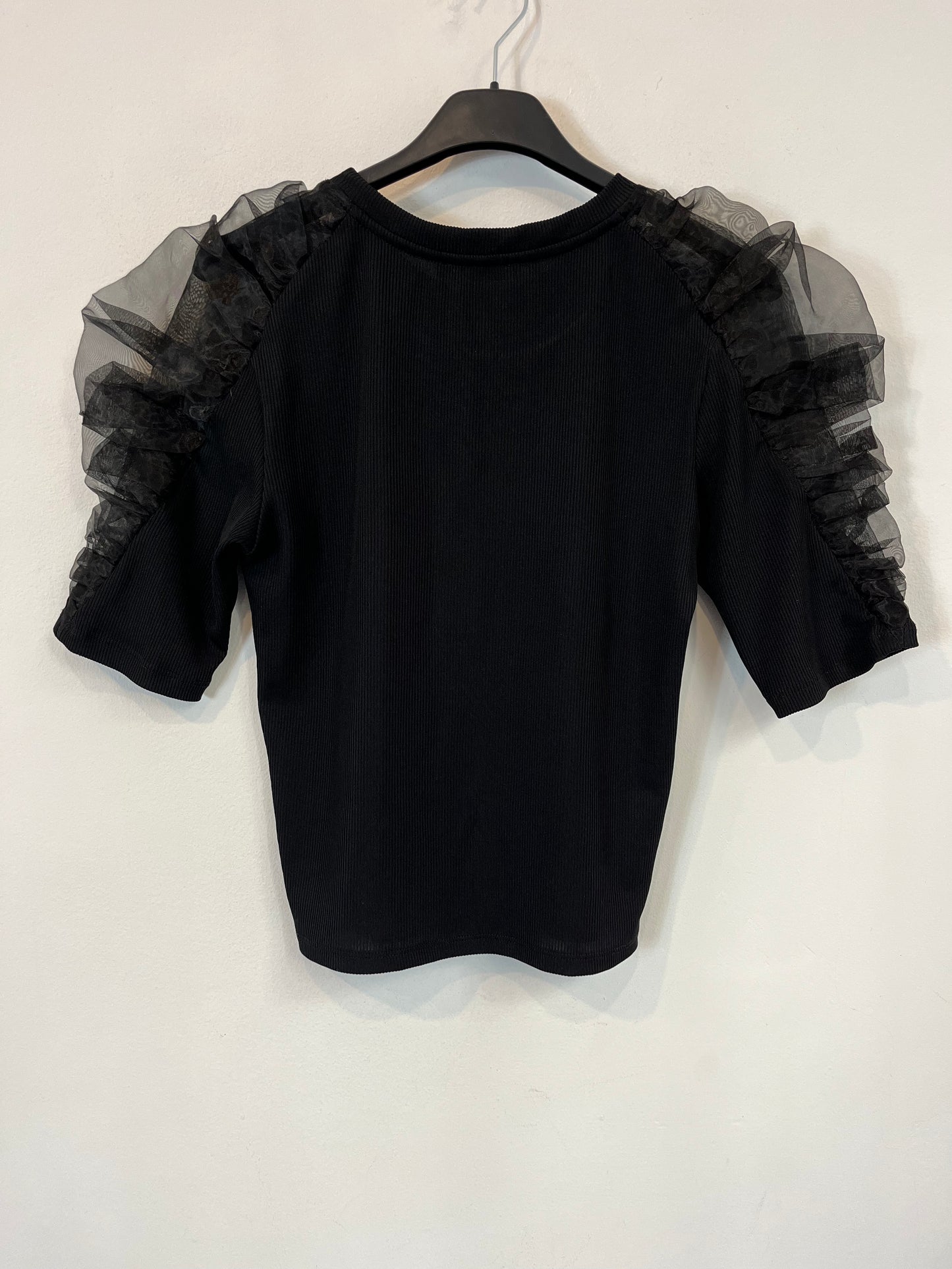 ZARA. Black puff-sleeved Ts top