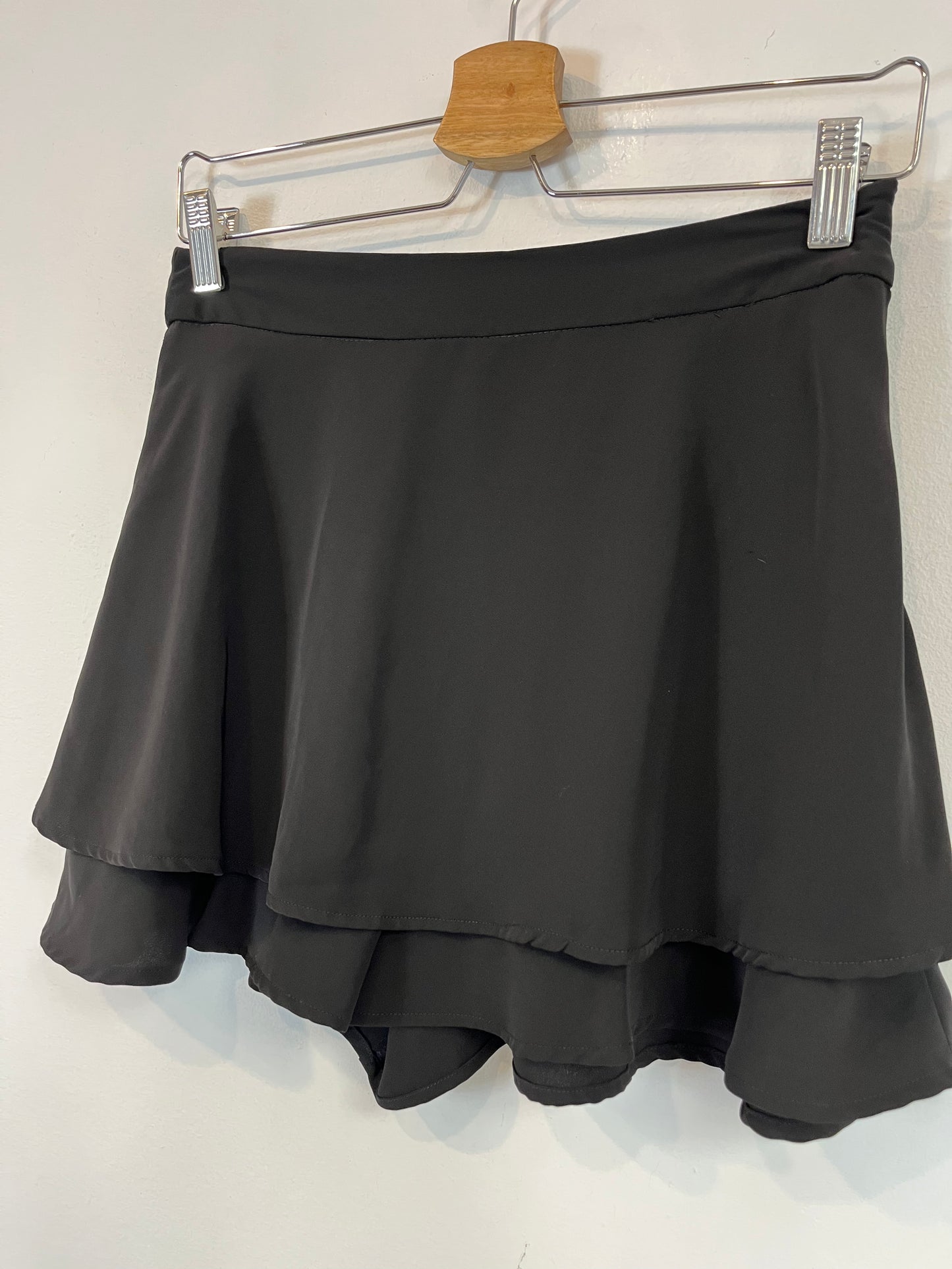 ZARA. Falda pantalón negro. T.S