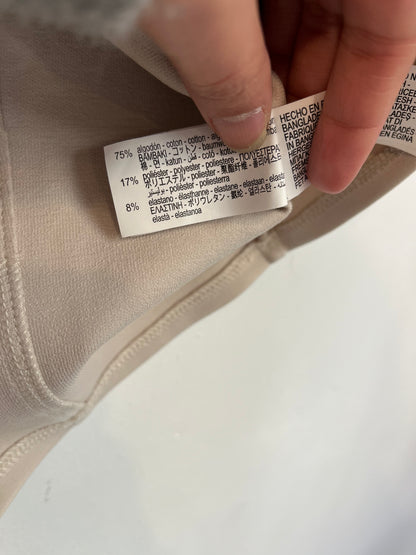 ZARA. Top beige entallad. T.S