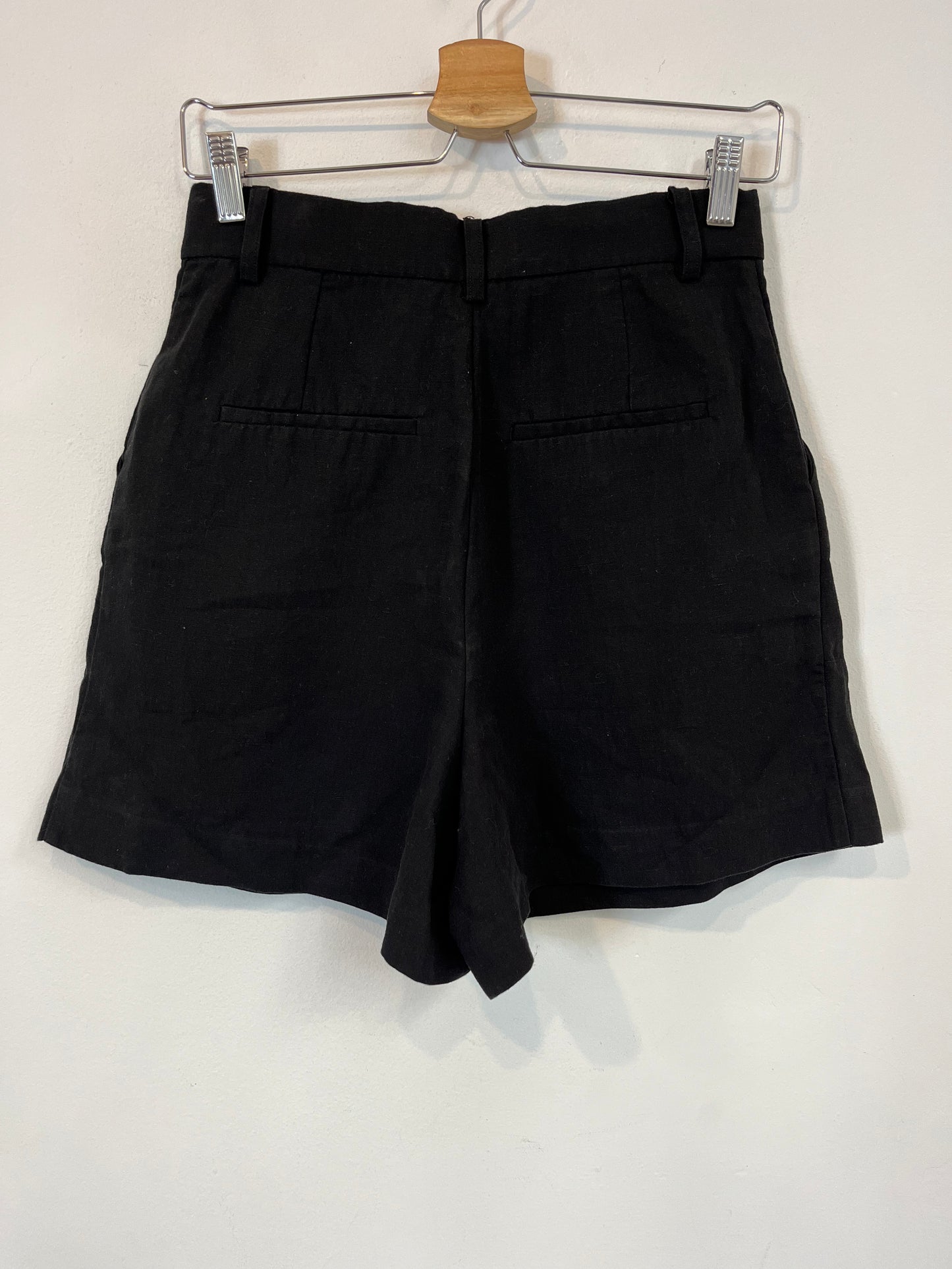 ZARA. Pantalón negro con lino. T.S