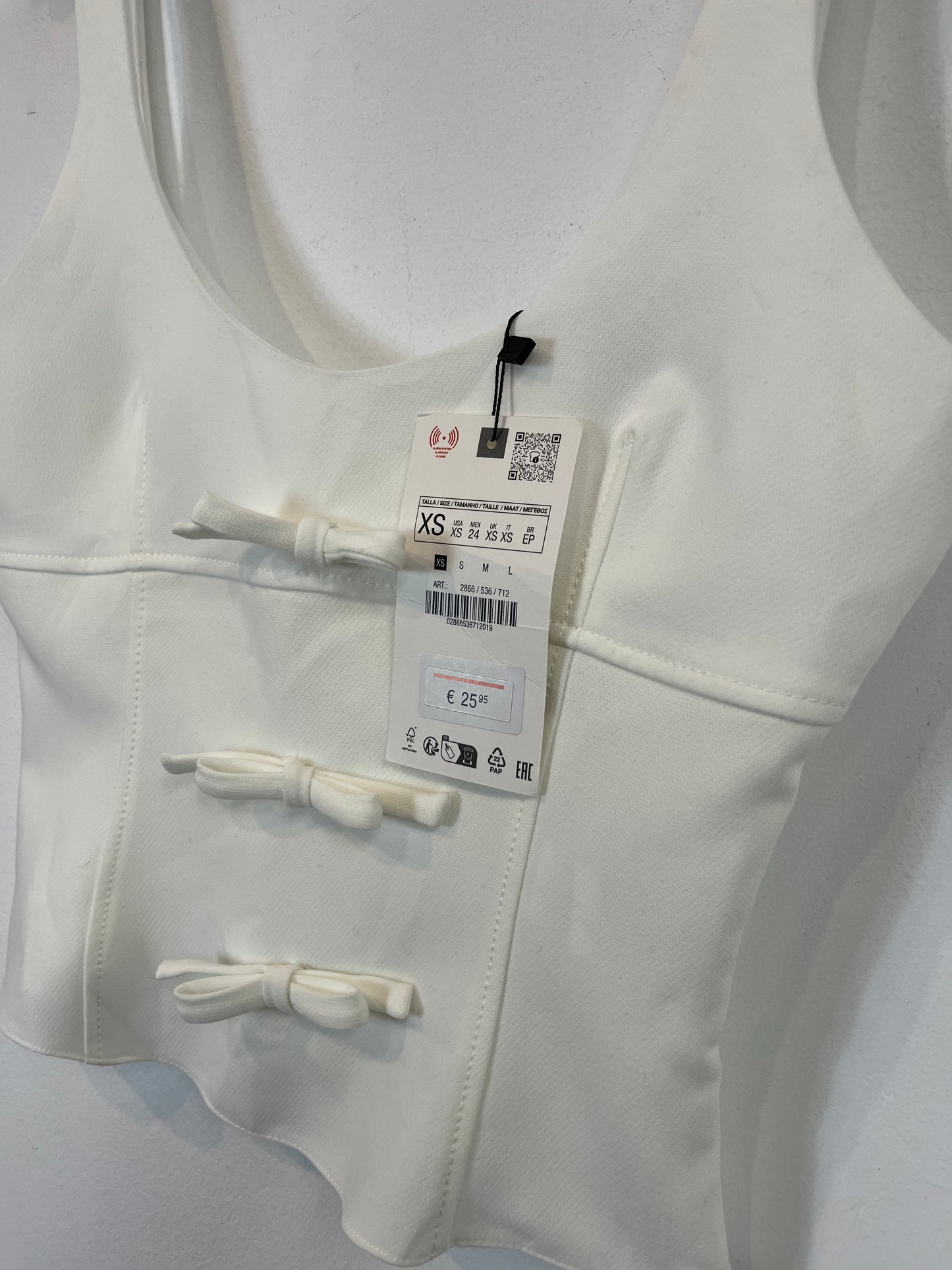 ZARA. Top blanco lazos. T.XS