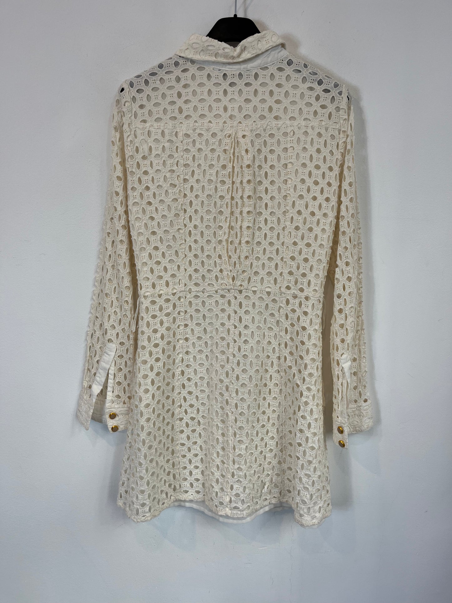 ZARA. Vestido beige troquelado  T.xs