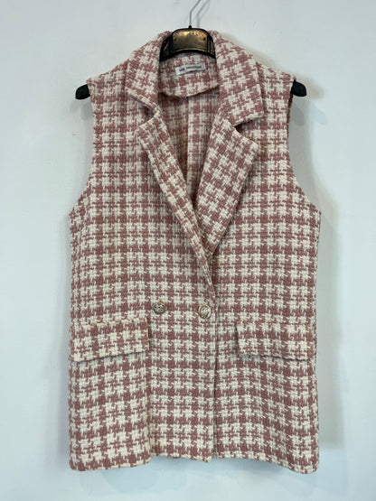 NEW COLLECTION. Chaleco tweed rosa y beige T.u(s)