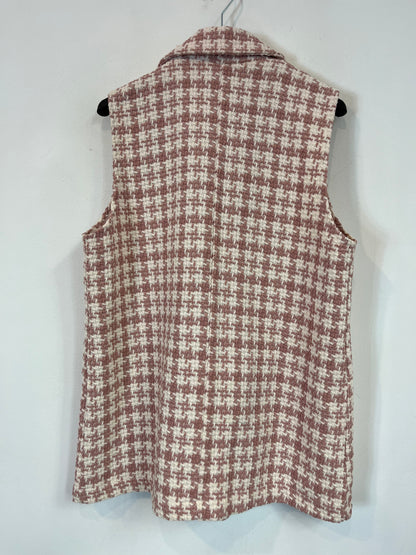 NEW COLLECTION. Chaleco tweed rosa y beige T.u(s)
