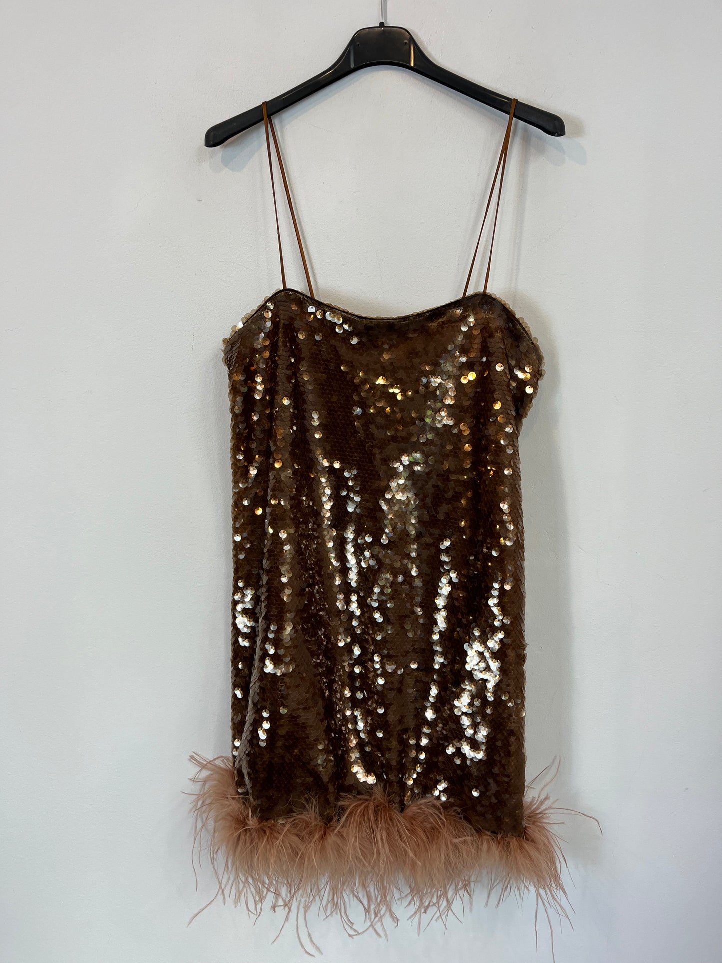 MANGO CAPSULE. Sequin dress with gloves. TS