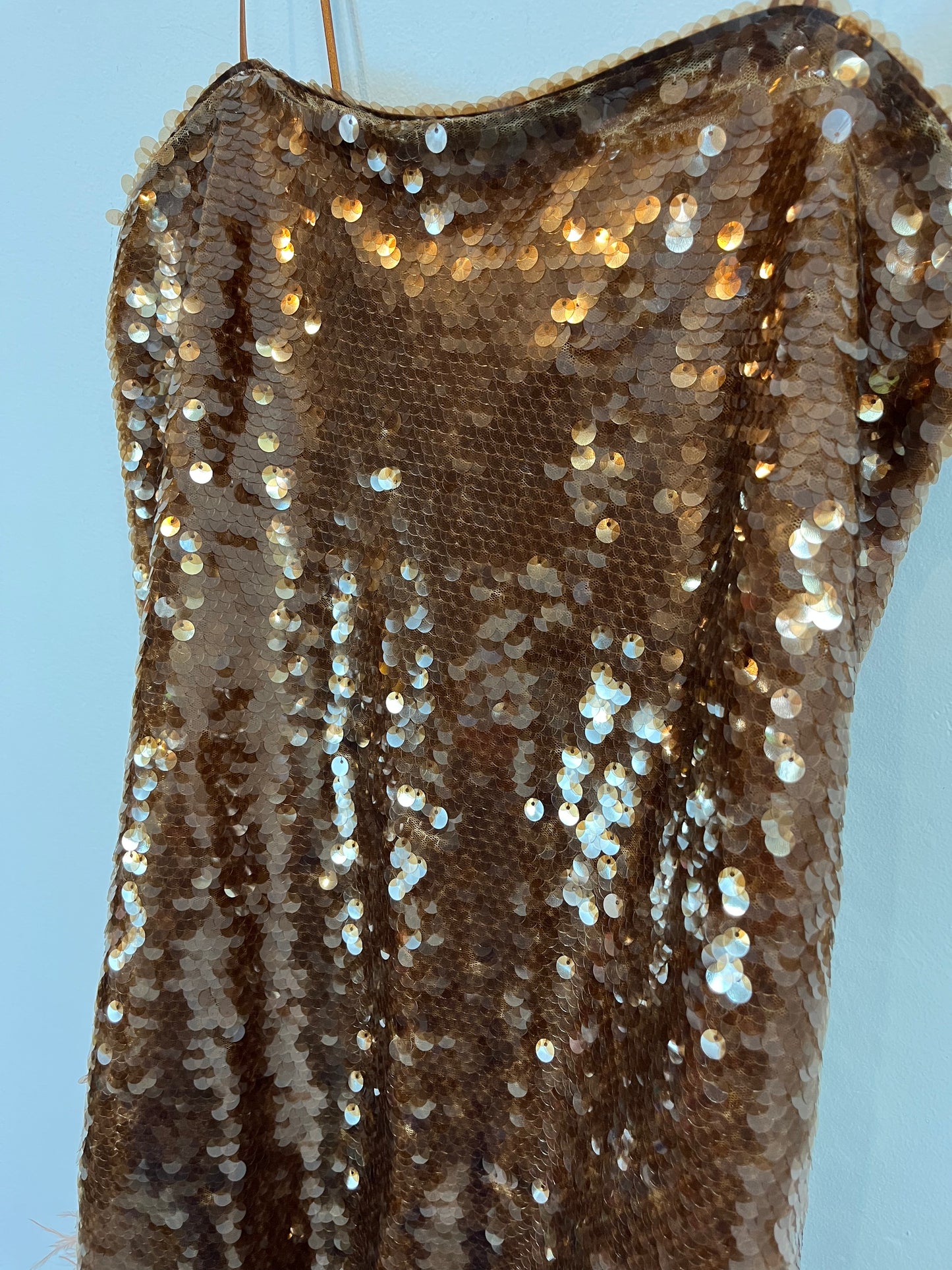 MANGO CAPSULE. Sequin dress with gloves. TS