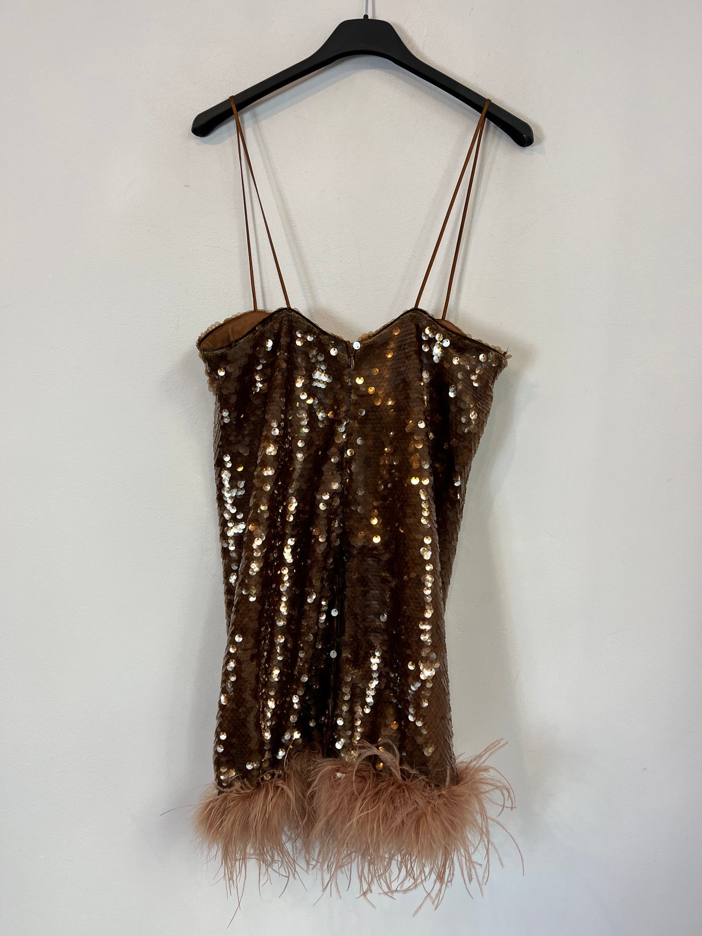 MANGO CAPSULE. Sequin dress with gloves. TS